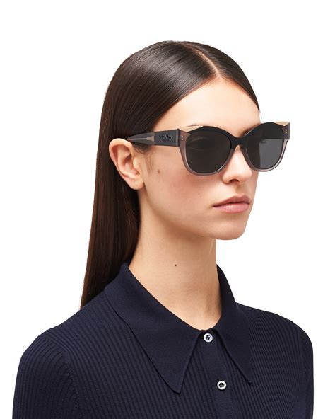 prada spr02w|Prada Monochrome sunglasses.